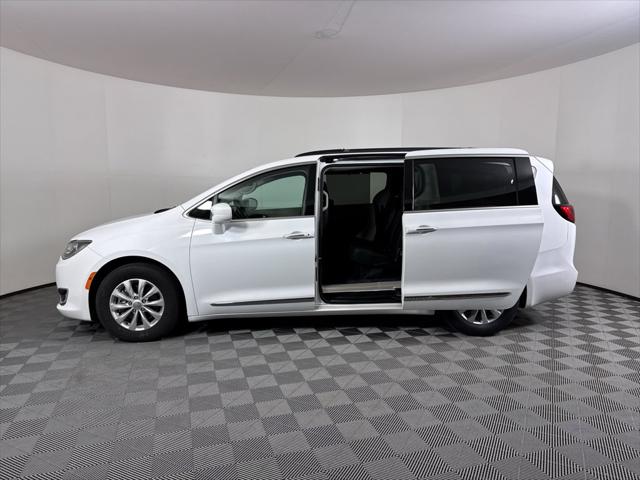 2017 Chrysler Pacifica Touring-L 2017 Chrysler Pacifica Touring-L