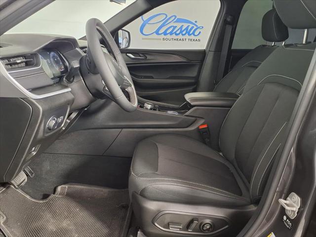 2025 Jeep Grand Cherokee L Laredo X 4x4