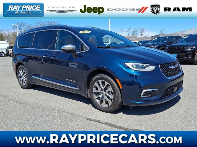 2023 Chrysler Pacifica Hybrid Pinnacle