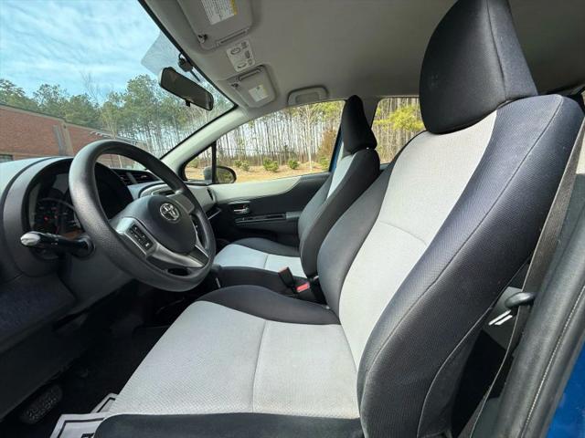 2013 Toyota Yaris LE