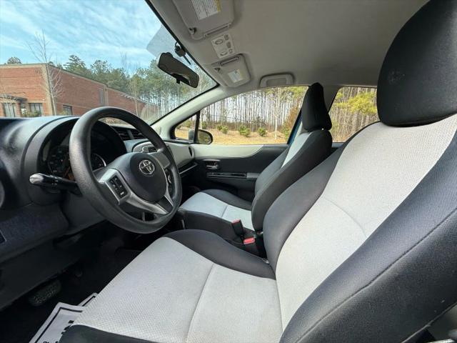 2013 Toyota Yaris LE