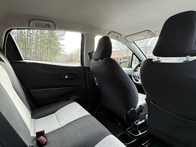 2013 Toyota Yaris LE