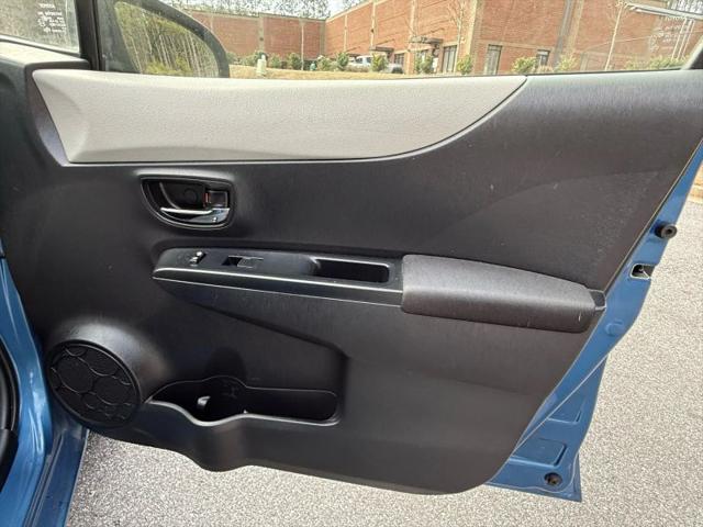 2013 Toyota Yaris LE
