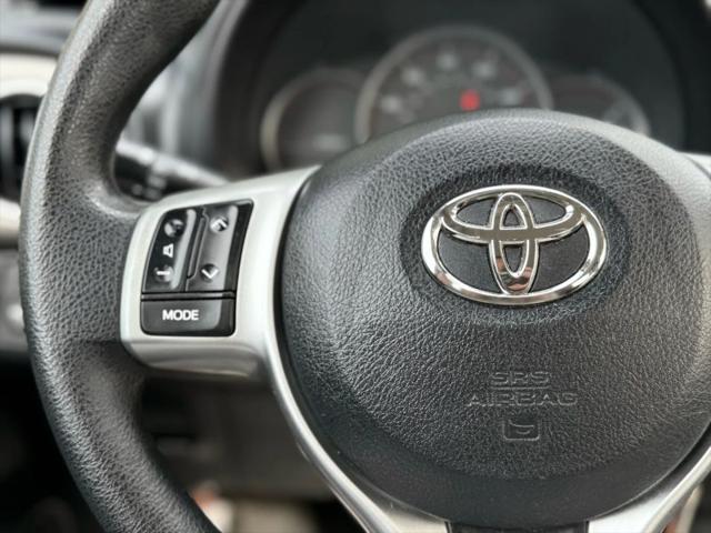 2013 Toyota Yaris LE