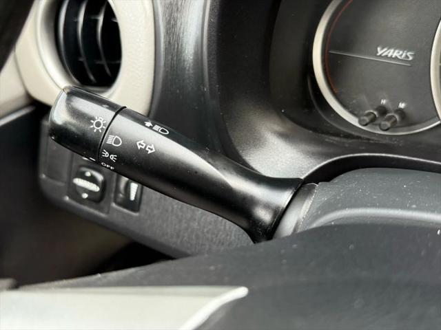 2013 Toyota Yaris LE