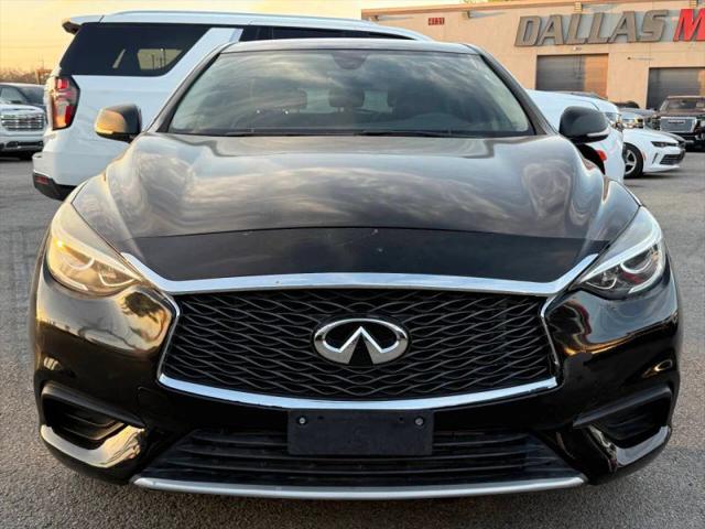 2017 INFINITI QX30 Luxury
