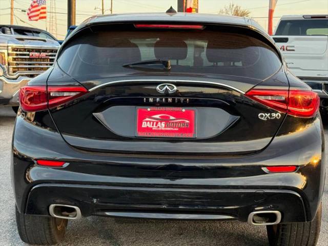 2017 INFINITI QX30 Luxury
