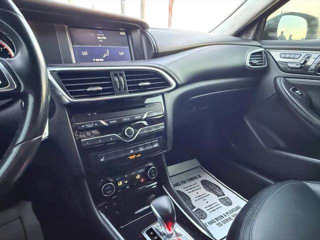 2017 INFINITI QX30 Luxury