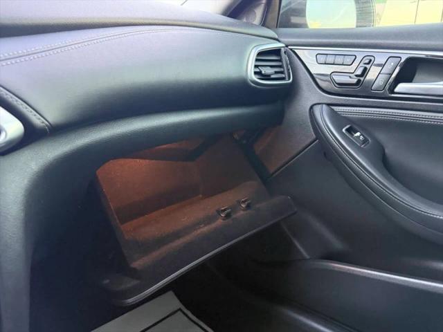 2017 INFINITI QX30 Luxury