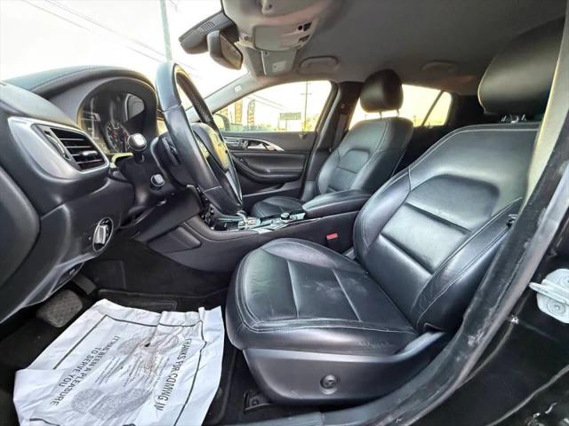 2017 INFINITI QX30 Luxury