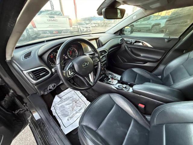 2017 INFINITI QX30 Luxury