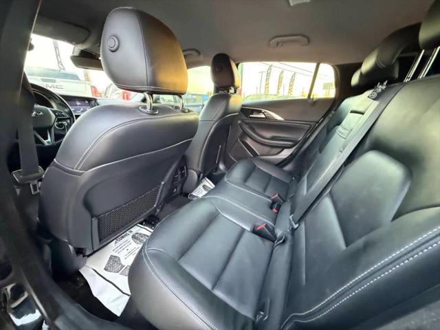 2017 INFINITI QX30 Luxury