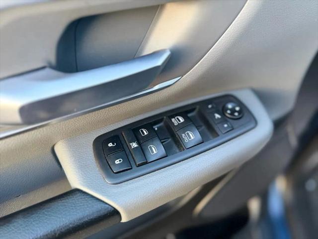 2019 Ram 1500 Big Horn/Lone Star Crew Cab 4x4 5'7" Box