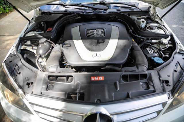 2011 Mercedes-Benz C-CLASS C 300 Luxury