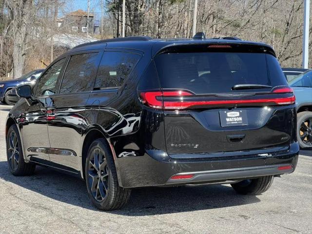 2026 Chrysler Pacifica Select AWD