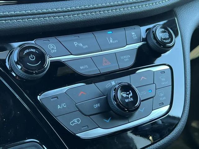 2026 Chrysler Pacifica Select AWD