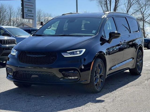 2026 Chrysler Pacifica Select AWD