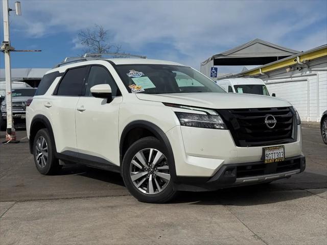 2023 Nissan Pathfinder SL FWD