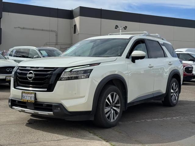 2023 Nissan Pathfinder SL FWD