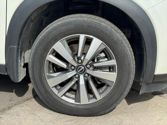 2023 Nissan Pathfinder SL FWD