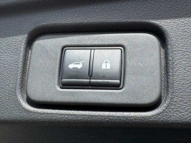 2023 Nissan Pathfinder SL FWD