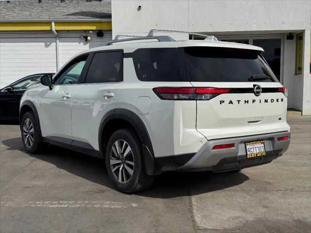 2023 Nissan Pathfinder SL FWD