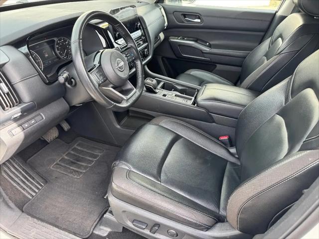 2023 Nissan Pathfinder SL FWD
