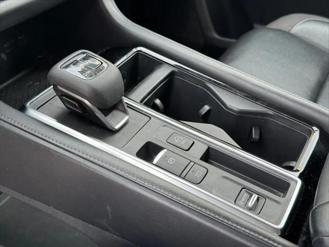 2023 Nissan Pathfinder SL FWD