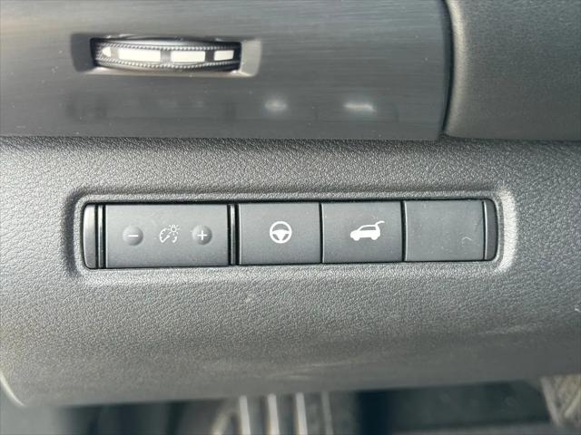 2023 Nissan Pathfinder SL FWD