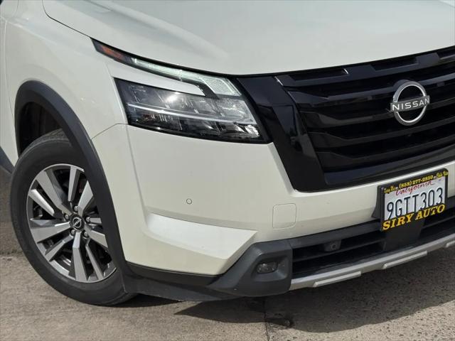 2023 Nissan Pathfinder SL FWD
