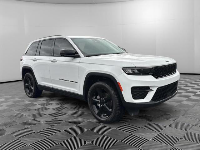2023 Jeep Grand Cherokee Altitude 4x4 2023 Jeep Grand Cherokee Altitude 4x4