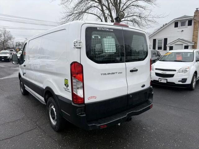 2016 Ford Transit w/60/40 Side Door w/RWB