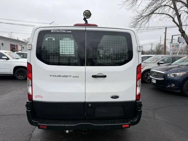 2016 Ford Transit w/60/40 Side Door w/RWB
