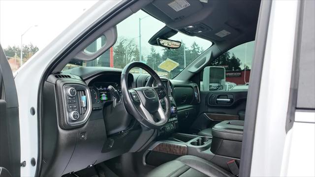 2020 GMC Sierra 2500HD 4WD Crew Cab Standard Bed Denali