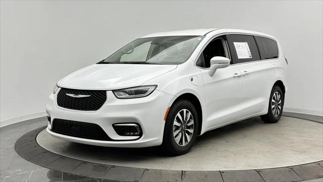 2022 Chrysler Pacifica Hybrid Touring L