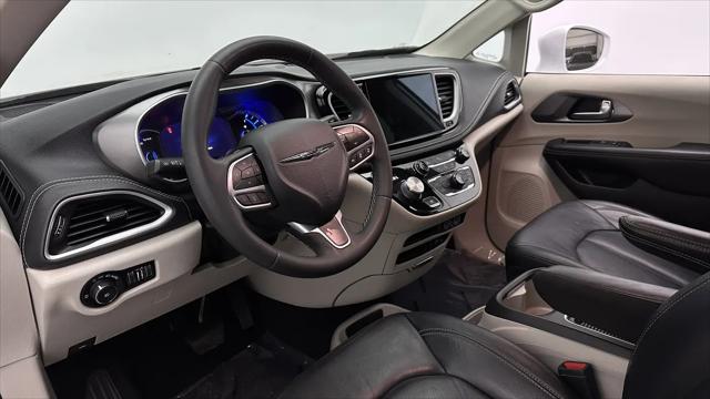 2022 Chrysler Pacifica Hybrid Touring L
