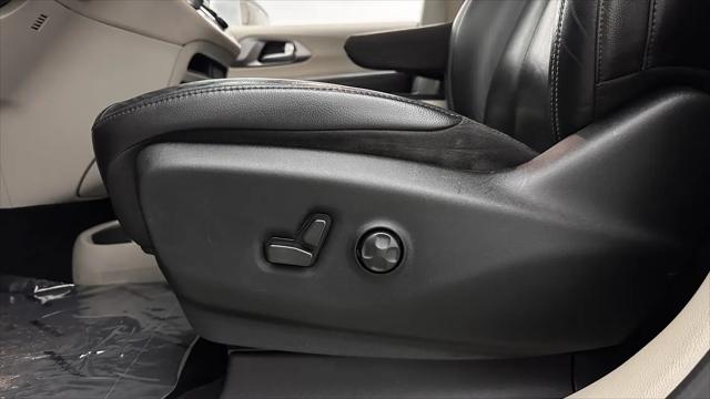 2022 Chrysler Pacifica Hybrid Touring L