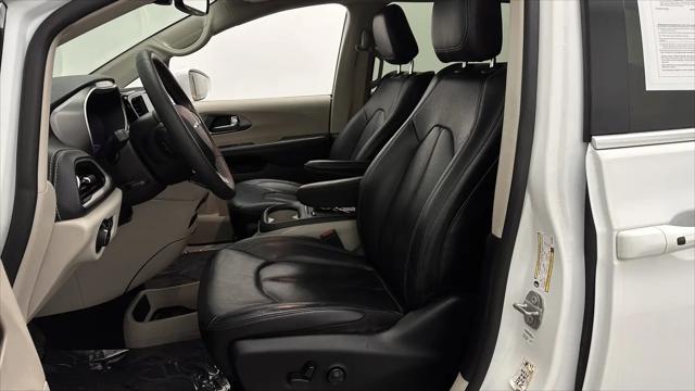2022 Chrysler Pacifica Hybrid Touring L