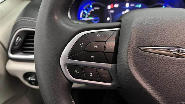 2022 Chrysler Pacifica Hybrid Touring L