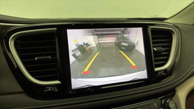 2022 Chrysler Pacifica Hybrid Touring L