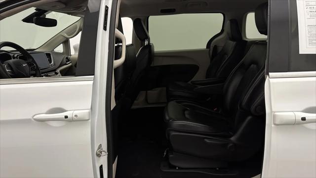 2022 Chrysler Pacifica Hybrid Touring L