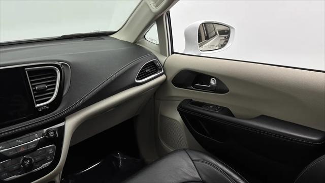 2022 Chrysler Pacifica Hybrid Touring L
