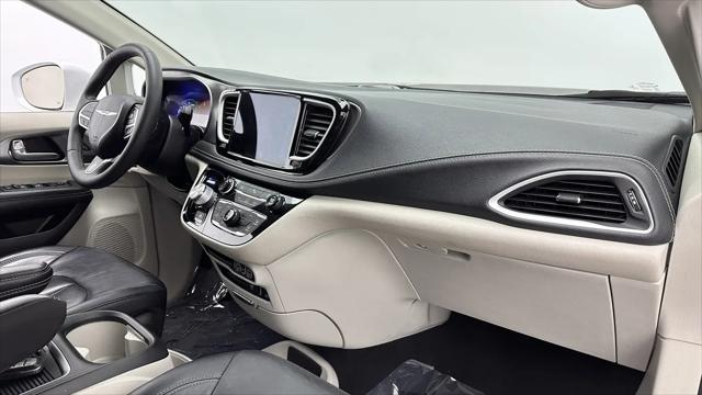 2022 Chrysler Pacifica Hybrid Touring L