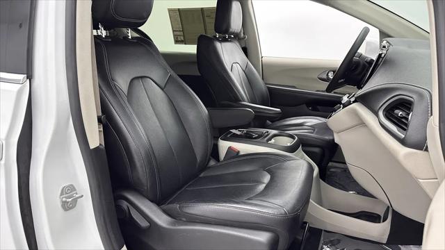 2022 Chrysler Pacifica Hybrid Touring L