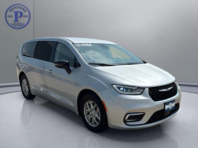 2024 Chrysler Pacifica Touring L for sale in Forest City, IA