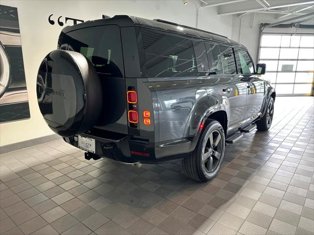 2024 Land Rover Defender 130 P400 X-Dynamic SE