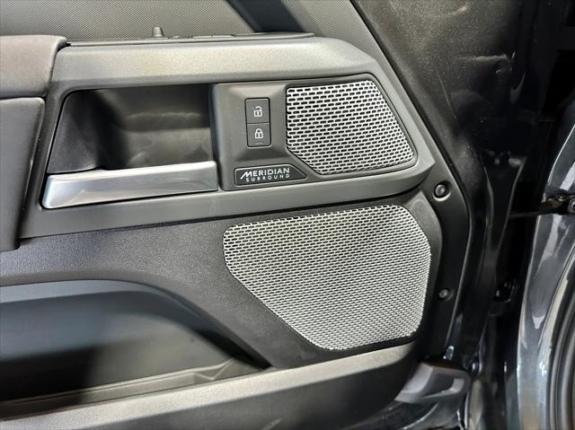 2024 Land Rover Defender 130 P400 X-Dynamic SE