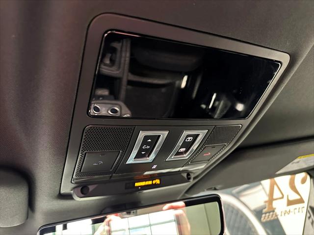 2024 Land Rover Defender 130 P400 X-Dynamic SE