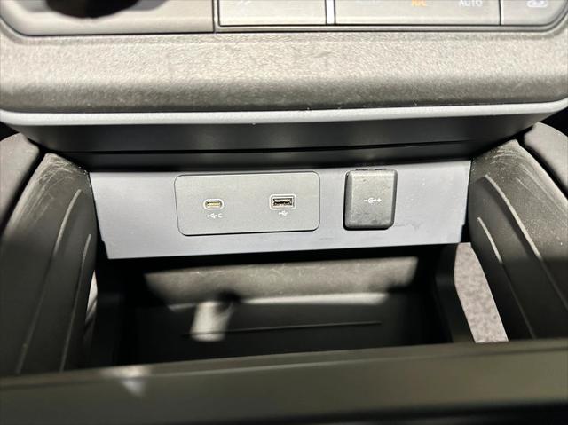 2024 Land Rover Defender 130 P400 X-Dynamic SE