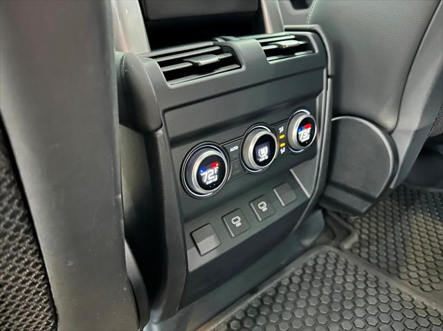 2024 Land Rover Defender 130 P400 X-Dynamic SE